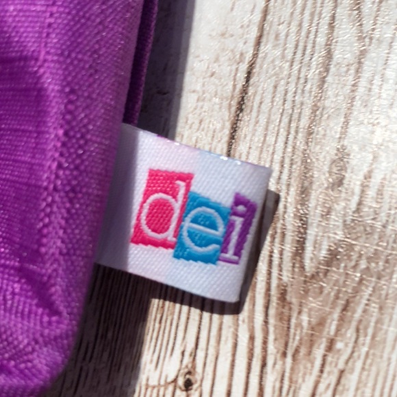 “Girls just want to have wine” fabric wine bottle gift bag - NWT - Picture 5 of 9